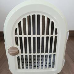 美品です！ペット用キャリーケース　うさぎ、猫、小型の画像
