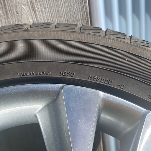 スタッドレスタイヤ4本　
アルミホイール付き