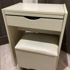 【引取希望】スツール付きドレッサーの画像