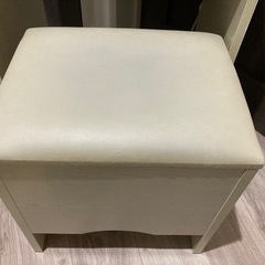 【引取希望】スツール付きドレッサーの画像