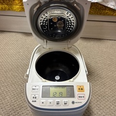 炊飯器の画像