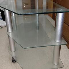 ガラステーブルの画像