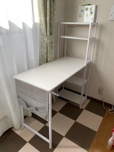 パソコンデスク　本棚付き\n