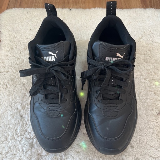 PUMA スニーカー25センチ