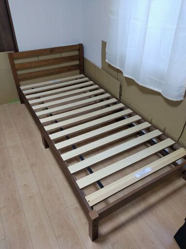 ニトリ製　シングルベッド　組み立て式