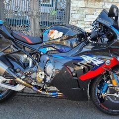 BMW M1000RR　走行距離僅か　ガレージ保管　アクラポビッ...