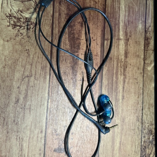 SE215 定価12000