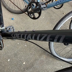 【値下げしました】SPECIALIZED スペシャライズド SIRRUS 700ccクロスバイク 3×7段ギア 黒 ブラック No.879● ※現金、クレジット、スマホ決済対応の画像