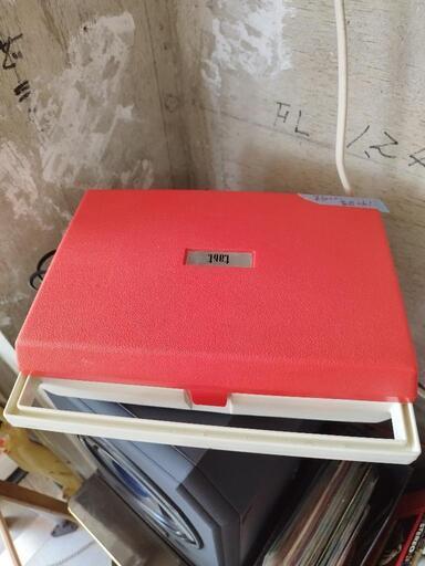 ポータブルレコードプレーヤー