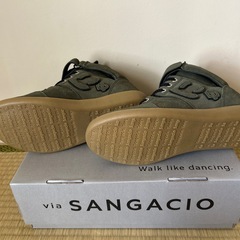 スニーカー　24.0の画像