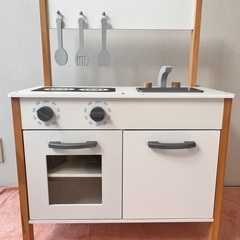 ホワイト基調のキッチンです