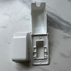 コンセントカバー