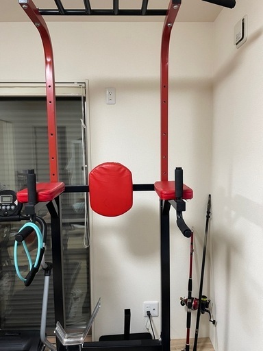 懸垂マシン，トレーニングベンチ,ダンベル10kg 一個
