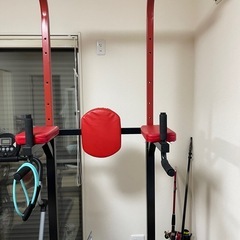 懸垂マシン，トレーニングベンチ,ダンベル10kg 一個 