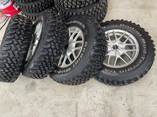 スパイクタイヤ（マカロニ）
215/75r/15