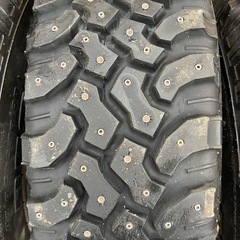 スパイクタイヤ（マカロニ）
215/75r/15の画像