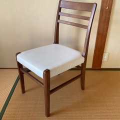 ニトリ　軽量　木製　ダイニングチェアその2
