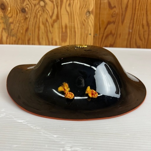 煉革黒漆塗桐鳳凰に剣梅鉢紋蒔絵陣笠 | | 収蔵品詳細 | 作品を