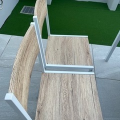 ダイニングテーブルの画像