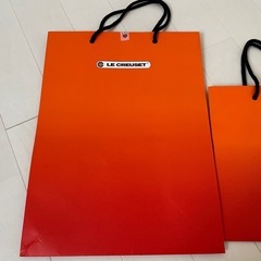 【ル・クルーゼ】LE CREUSETショップ袋大小2枚セットの画像
