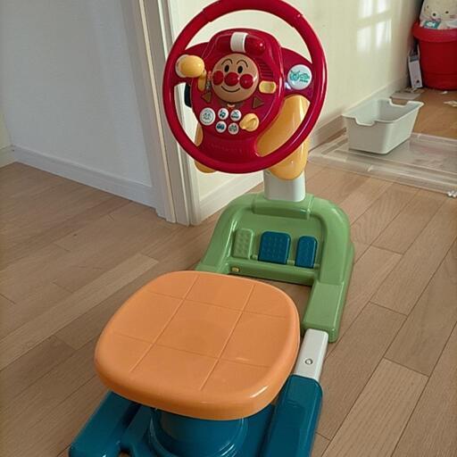 アンパンマン　ハンドル　車　おもちゃ