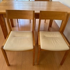 シャルドネ　天然無垢　桜の木　家具 ダイニングセット　イス　4脚の画像