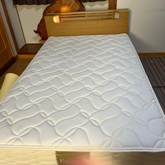 セミダブルベッド