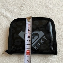 お値下げ　未使用品　ロキシー２つ折り財布　の画像