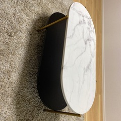 テーブル　白　大理石風　