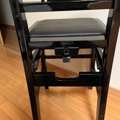 ピアノ椅子の画像