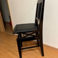 ピアノ椅子の画像