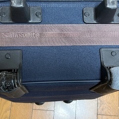 サムソナイトのソフトスーツケースを黒・緑のセットでの画像