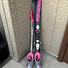 子供　スキー板、靴、ストック