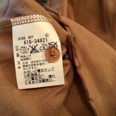 TK 薄手 Tシャツ 茶 無地 重ね着 ボタン シンプルの画像