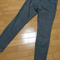 ユニクロ　パンツの画像