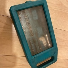 持ち運び用の工具箱の画像