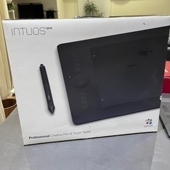Wacom Intuos pro medium ペンタブレットの画像