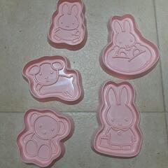 サンリオ　型