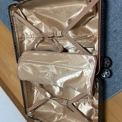 新品未使用スーツケース　大型66L
迷彩柄の画像