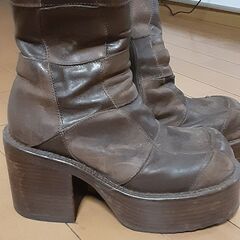 本革厚底ブーツの画像