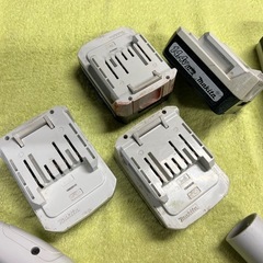【取引中、受付中止
 】マキタ  14.4V ライトバッテリー　インパクト  掃除機セットの画像
