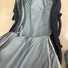 モンベル　スーツケースの画像