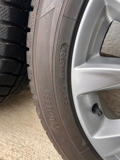 スタットレスタイヤ　マツダ cx-5 CX-8 225/55R19 山あり21年製