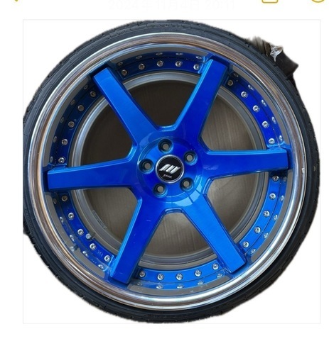 車タイヤホイール