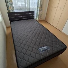 ニトリ セミダブルベッド  マットレス付きの画像