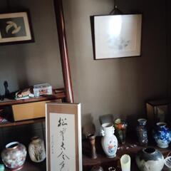 絵画、陶器、ギターの画像