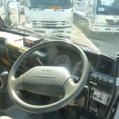 H.19年 いすゞ エルフ 三転ダンプ2.6tスムーサーMT ホワイト 走行55,000km  スムーサーＭＴ　ＡＳＲ　エアバック　集中ドアロック　検付き1年　　17063の画像