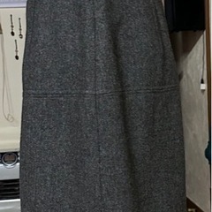 受付中です❗️秋冬用グレータイトスカートの画像