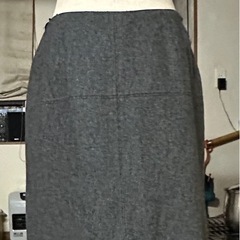 受付中です❗️秋冬用グレータイトスカートの画像