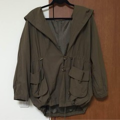 マウンテンパーカー　カーキ　ライナー取り外し可　アウターの画像